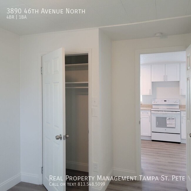 Building Photo - ***THE PERFECT ST PETE REHAB***