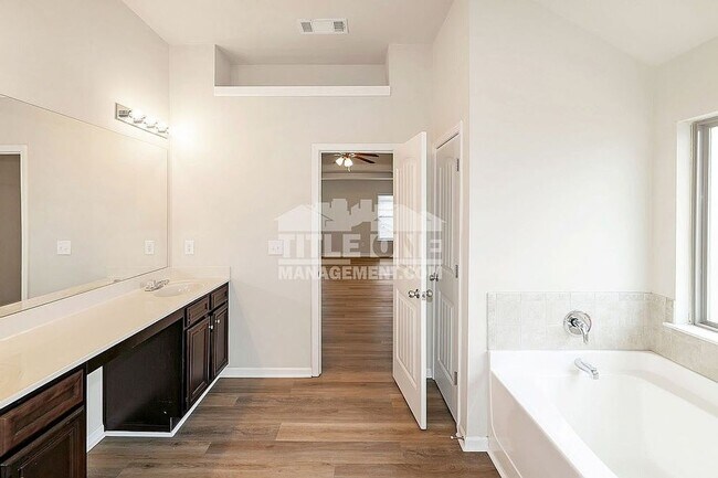 Building Photo - Spacious 4BR House in Loganville