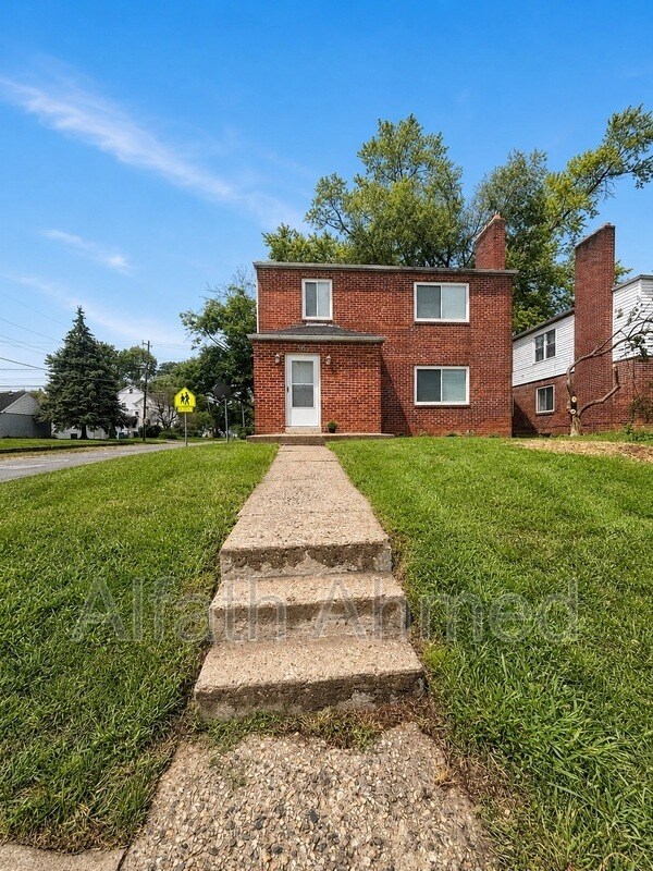 Building Photo - 403 Chase