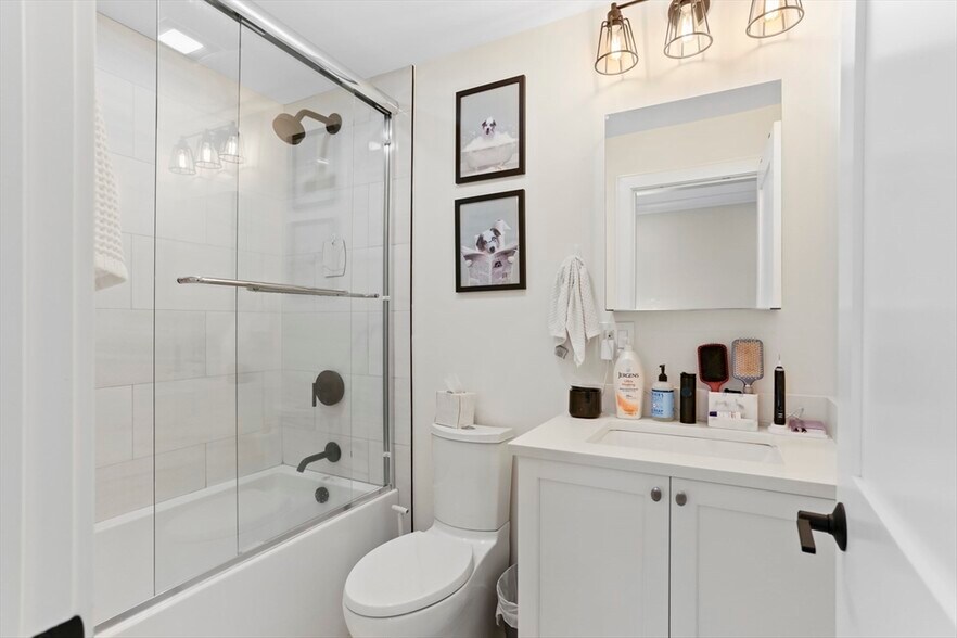 Building Photo - 13 Reedsdale St