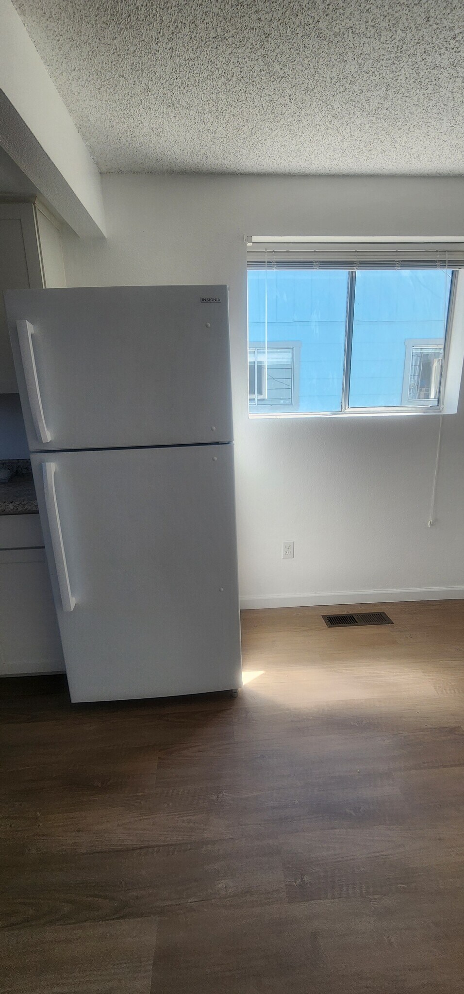 Refrigerator - 4304 S Cedar St