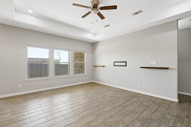 Building Photo - 306 Javier Dr