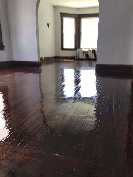 Building Photo - 639 Morris St