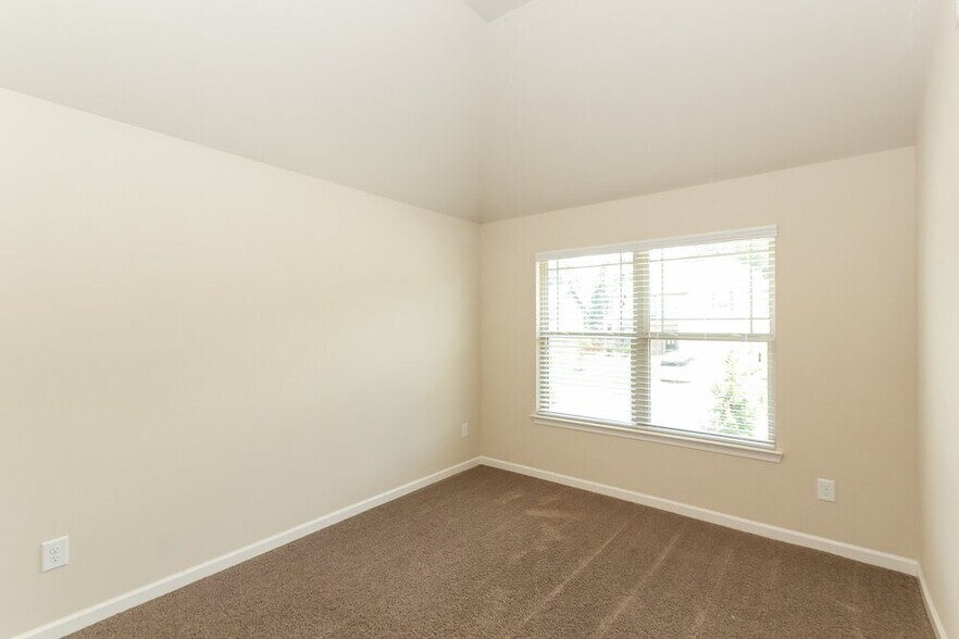 Building Photo - 576 Camano Way