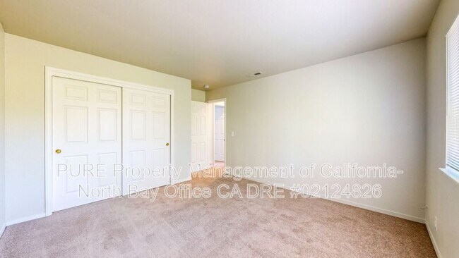Building Photo - 5075 Charmian Dr