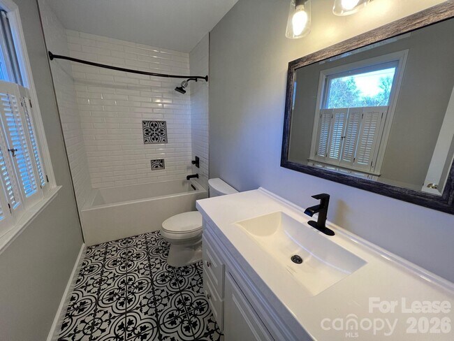 Building Photo - 20921 San Mateo Pl