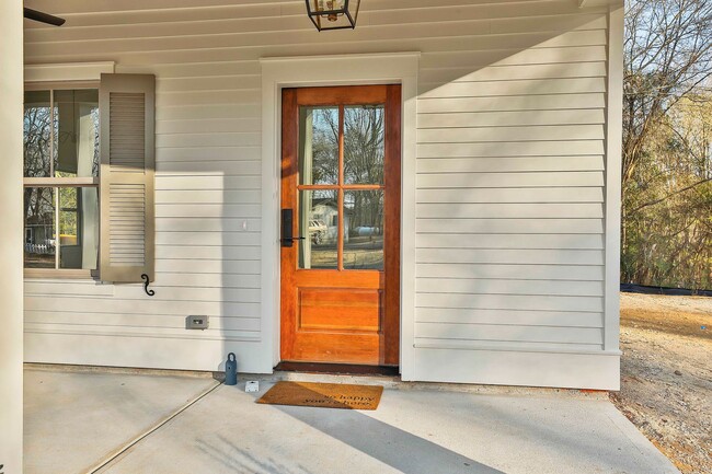 Building Photo - New Construction Rental WALKABLE to Downtown Senoia!