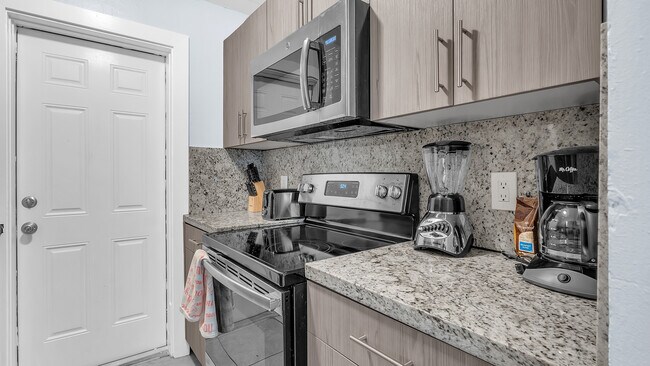 Building Photo - 401 Hibiscus Ave