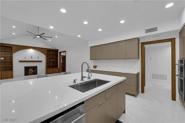 Building Photo - 2513 Wimbledon Dr