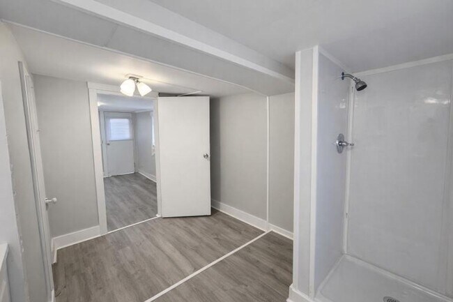 Building Photo - Cumberland Drive Triplex