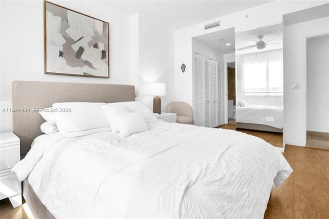 Building Photo - 801 Brickell Key Blvd