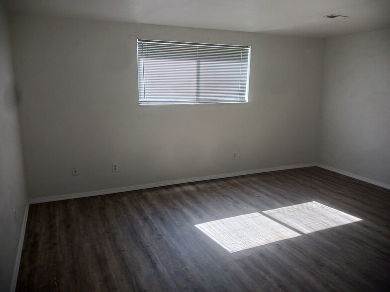 Building Photo - 52 N Pindwood Ln