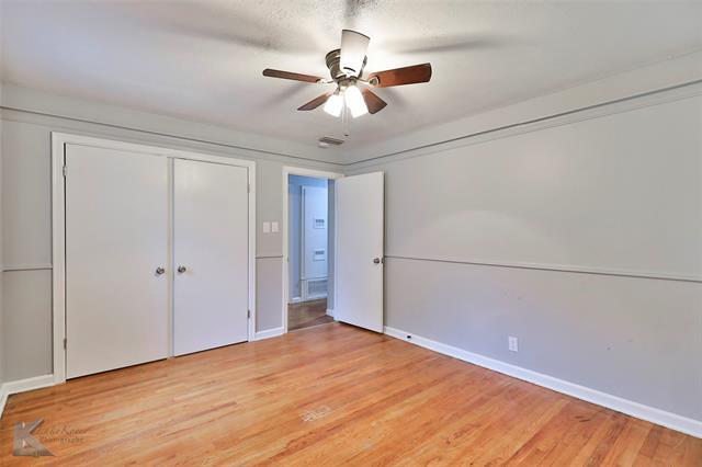 Building Photo - 726 Woodlawn Dr