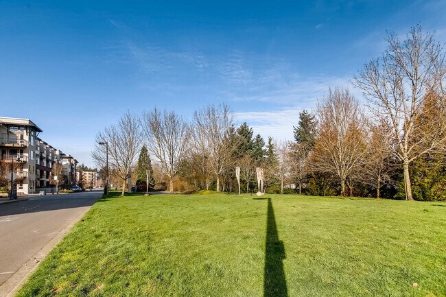 Building Photo - 7800 Plaza Condominiums ~ Mercer Island