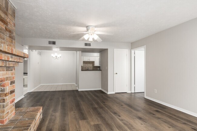 Building Photo - 10555 Turtlewood Ct
