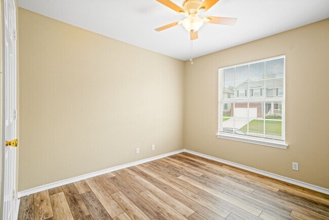 Building Photo - 137 Red Hawk Ridge