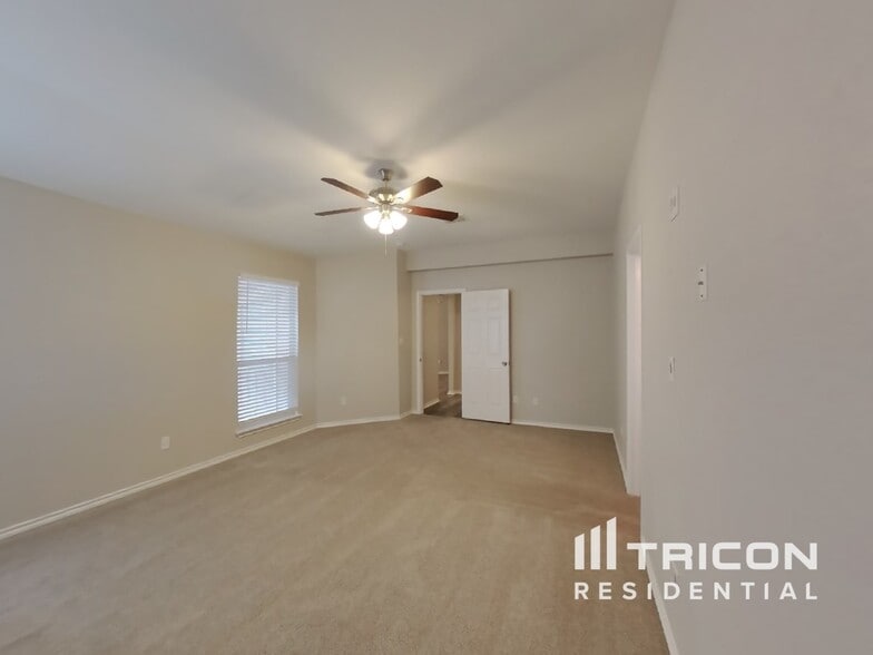 Building Photo - 9039 Thomas York Blvd