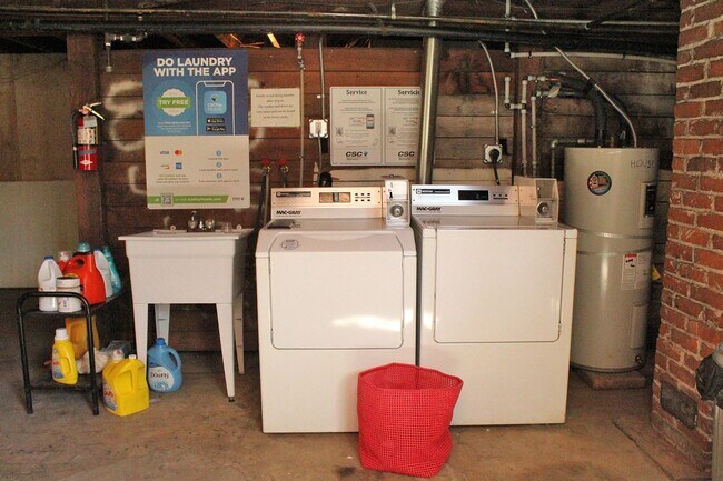 Building Photo - andrp02