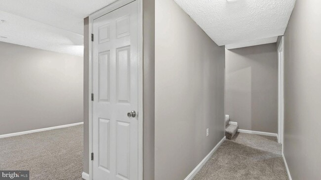 Building Photo - 14101 Kathleen Ln