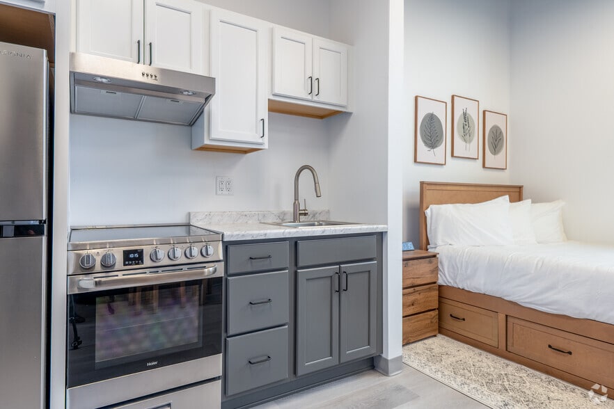 Studio - 293SF - Kitchen - 1101 E South River