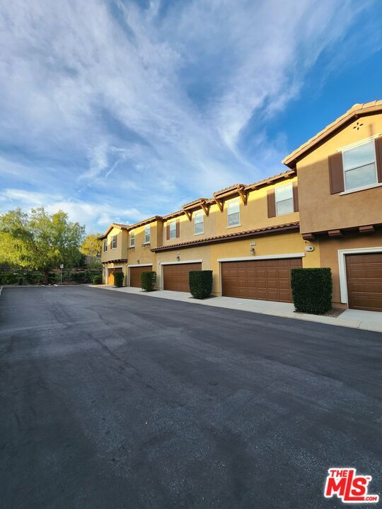 Building Photo - 28729 Jardineras Dr