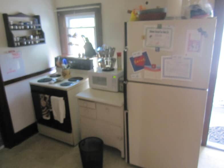 Kitchen - 818 Michigan Ave