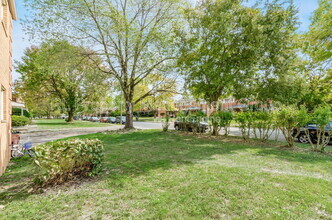 Building Photo - 264 Broadmeadows