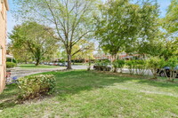 Building Photo - 264 Broadmeadows
