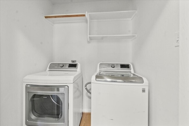 Building Photo - 726 Flying Bridge Way