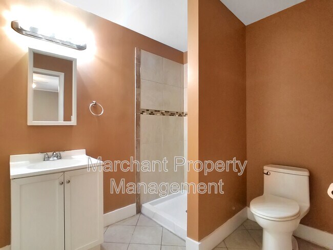 Building Photo - 522 Perry Ave