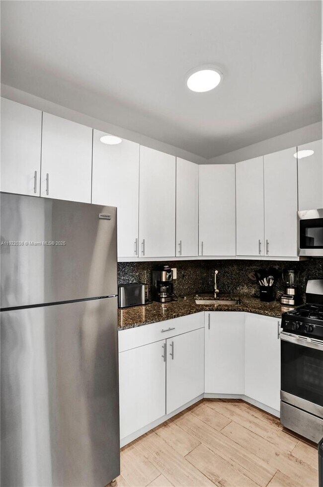 Building Photo - 1656 Polk St