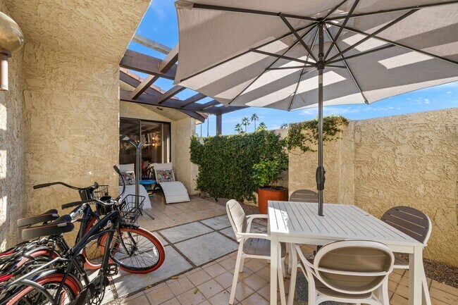 Building Photo - Mountain View Retreat in Palm Springs