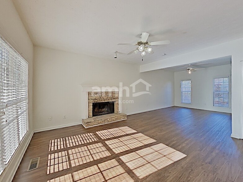 Building Photo - 1045 Fieldstone Dr