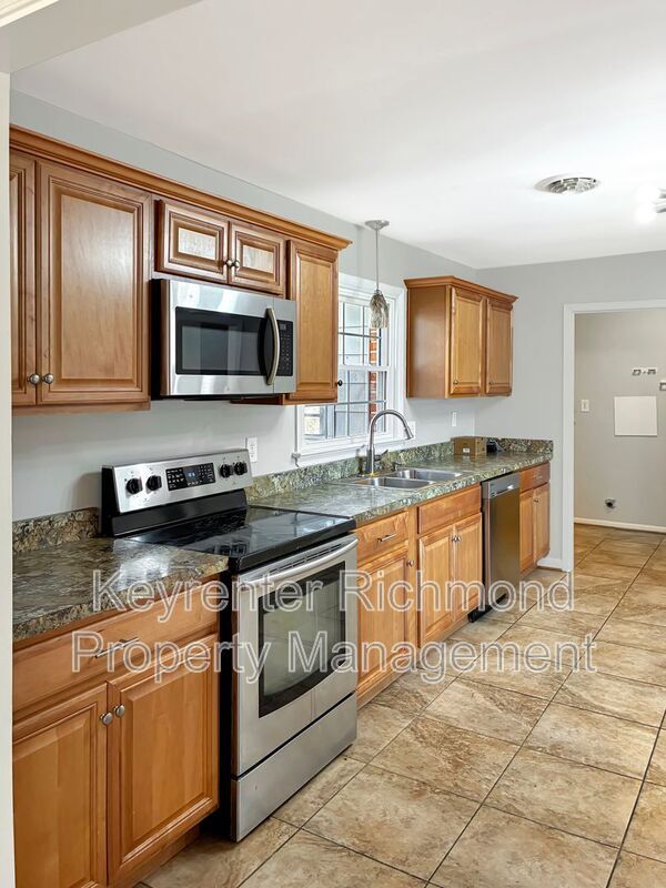 Building Photo - 7820 Conifer Rd