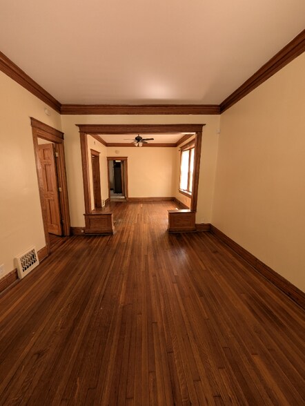 Building Photo - 7633 S Langley Ave