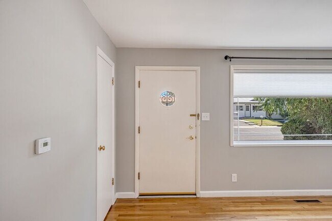 Building Photo - Charming 3-Bedroom Home Near CMU with Bonus Room