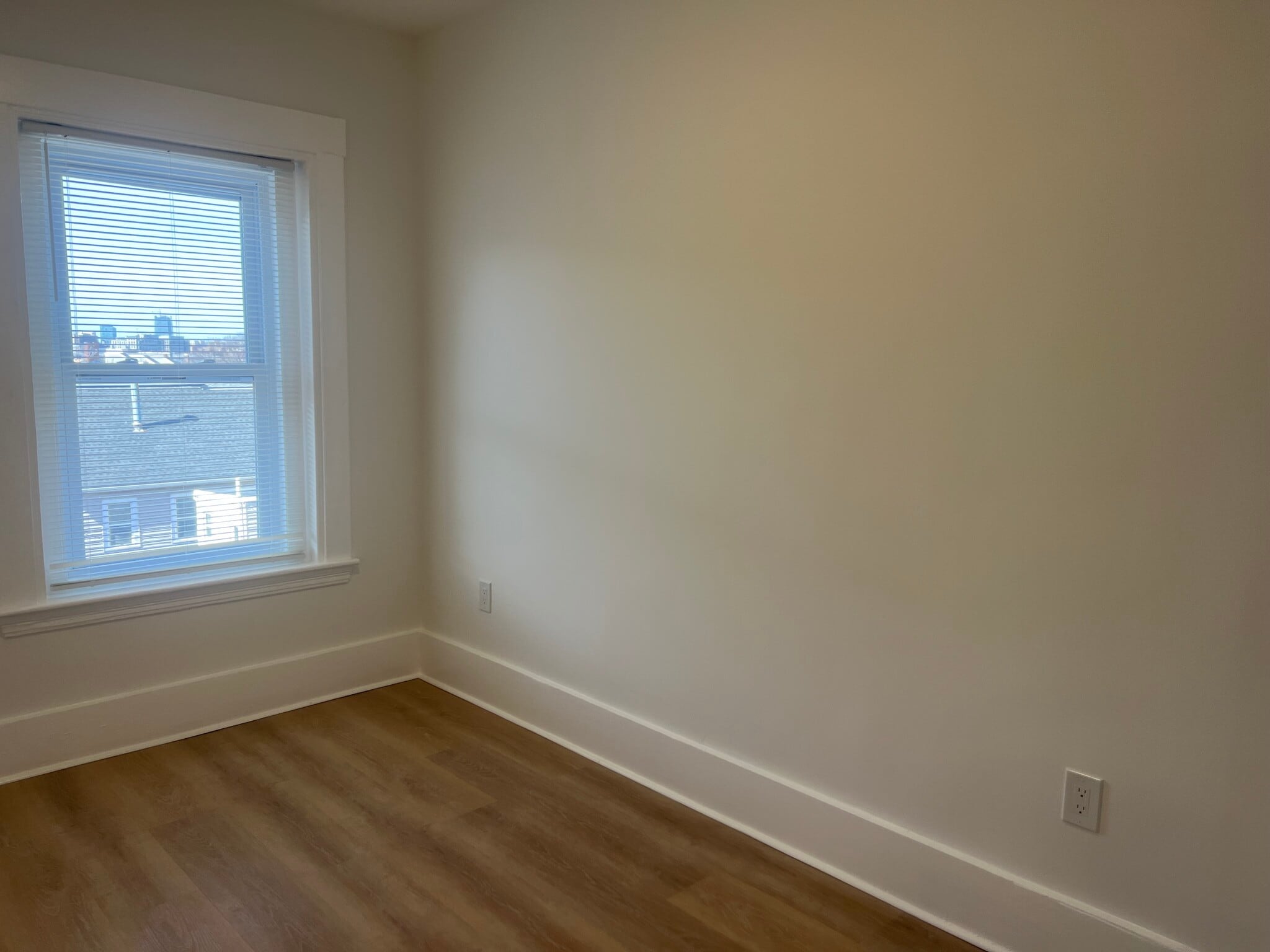 Building Photo - 10 Gates St