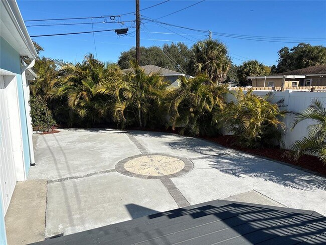 Building Photo - 2919 12th Ave N