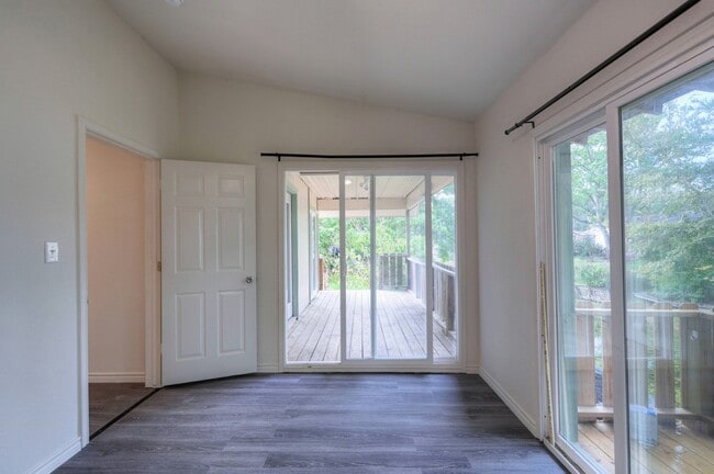 Building Photo - 9574 Darkwood St