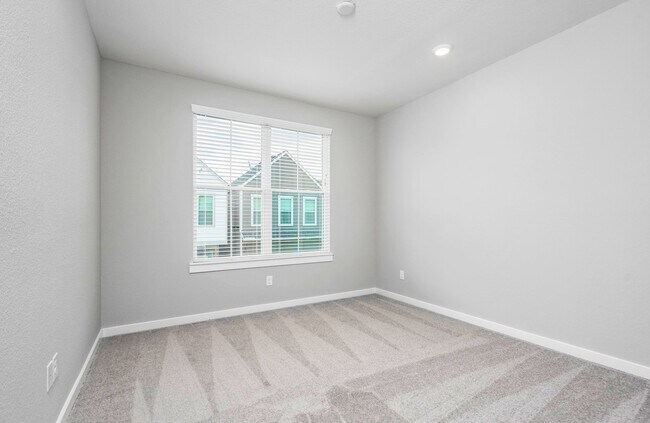 Building Photo - 8440 Berry Brush Ln