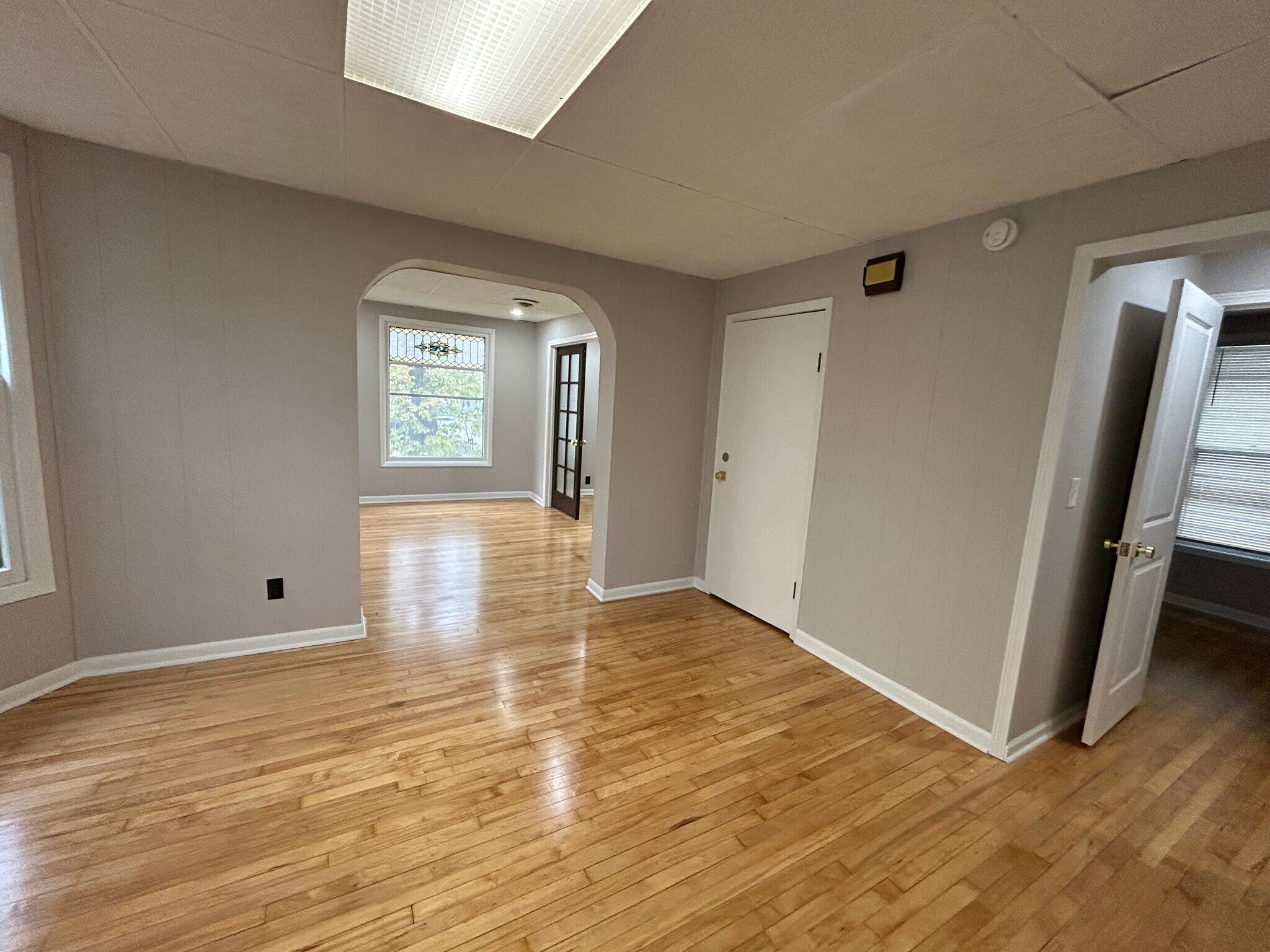 Building Photo - 512 8th Ave NE