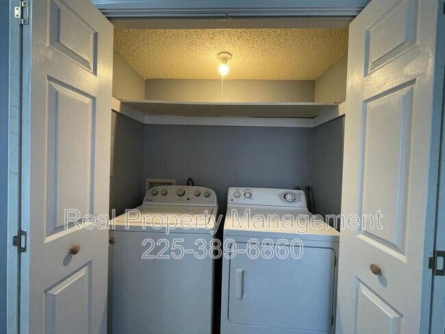Building Photo - 1724 Brightside Dr