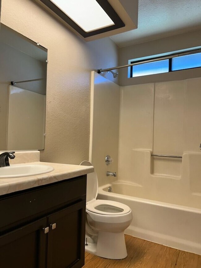 Building Photo - Please contact Vaughn Realty to set up an ...