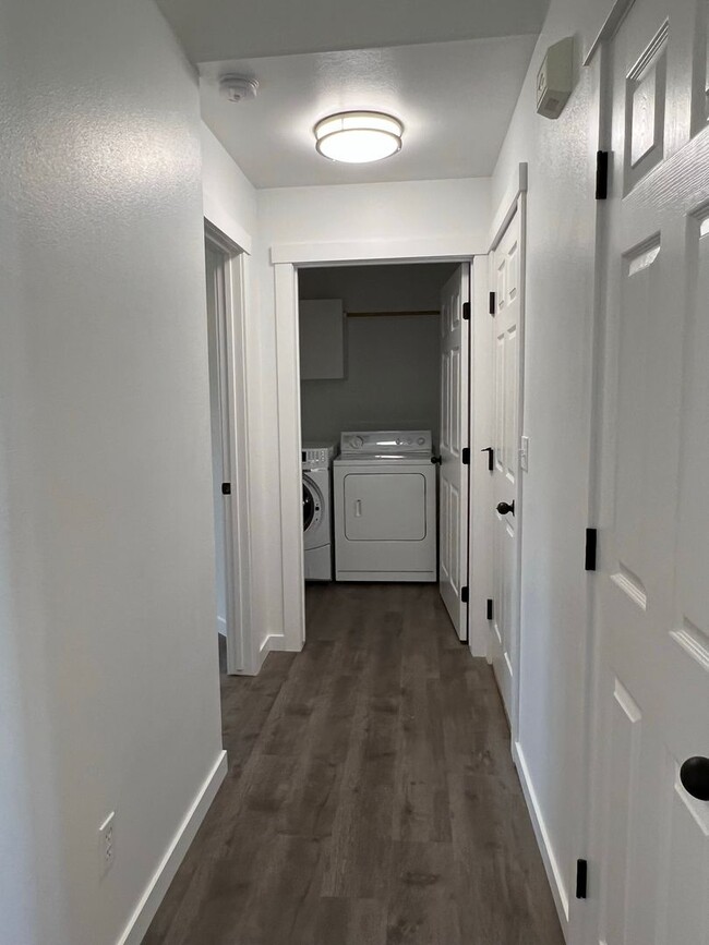 Building Photo - Beautiful 3 bed 2 bath home in the Haven C...