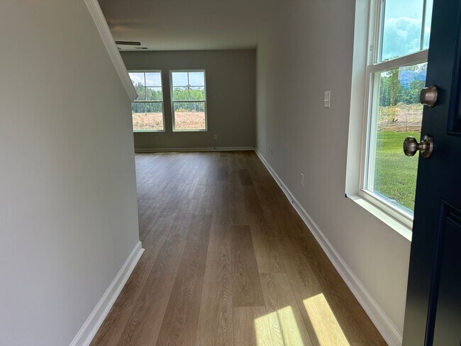 Building Photo - 207 Chime Creek Dr