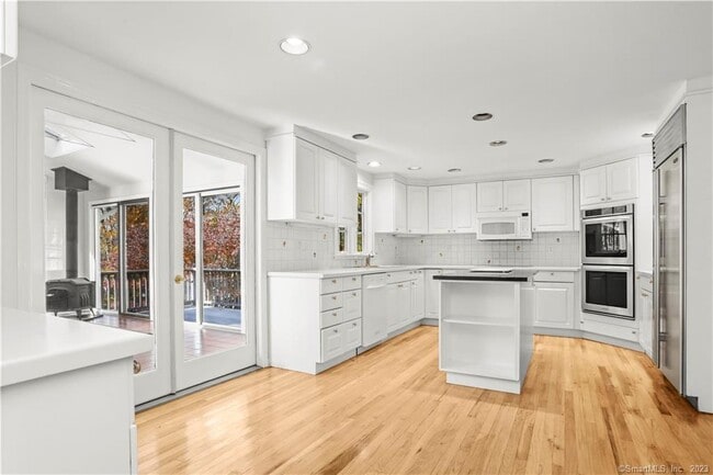 Building Photo - 202 S Bald Hill Rd