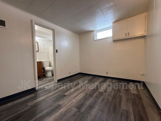 Building Photo - 3810 9th Ave S