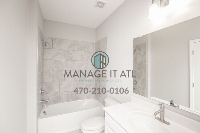 Building Photo - 4 Bedroom House in Hoschton in Mill Creek High School District