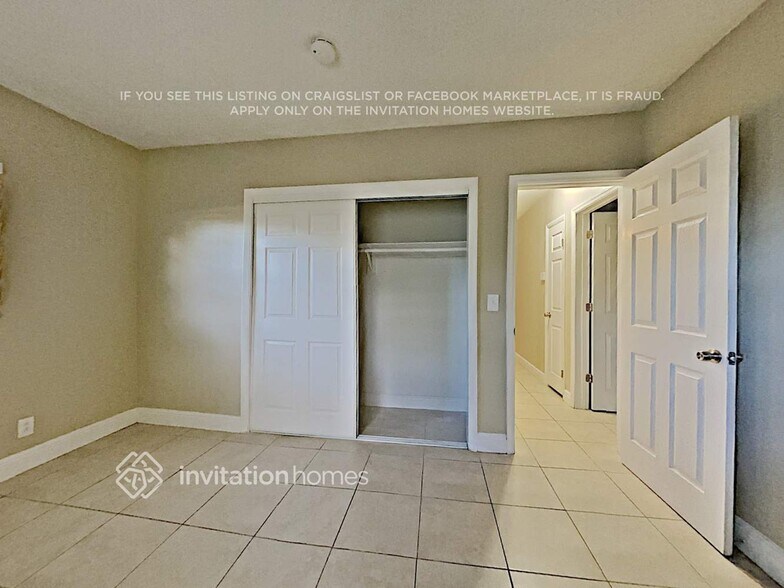 Building Photo - 5261 SW 8th Ct