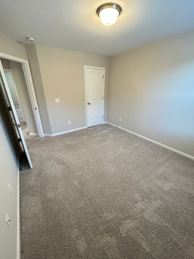 Building Photo - 3 Bedroom/ 2.5 Bathroom Berwick area in Savannah, GA